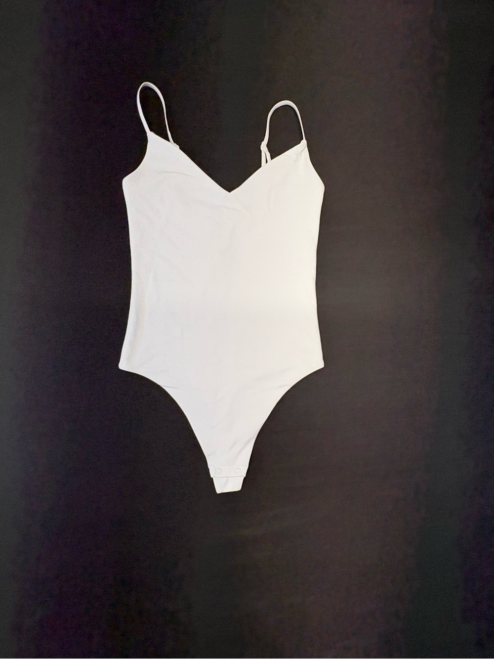 Aritzia Contour V-Neck Cami Thong Bodysuit White 2XS NWOT